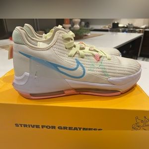 Lebron Witness VI (GS) Coconut Milk/Polarized Blue NEW in box 6.5 Y (8 Womens)